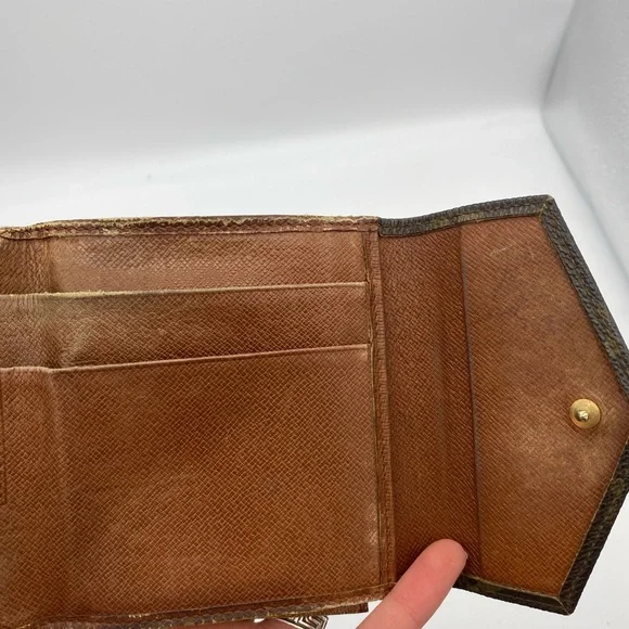 Louis Vuitton Vintage Compact Wallet